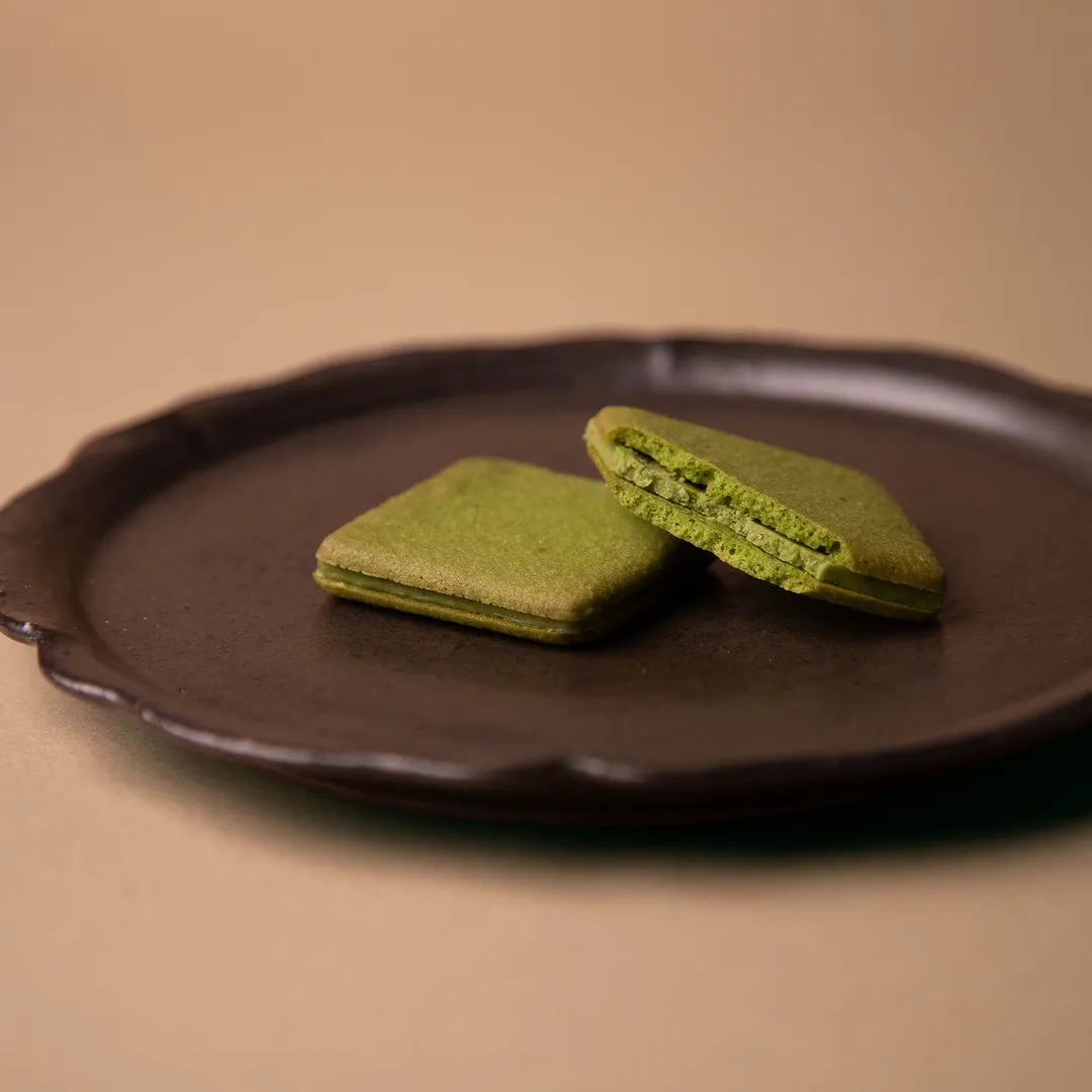 玄米抹茶ラングドシャ