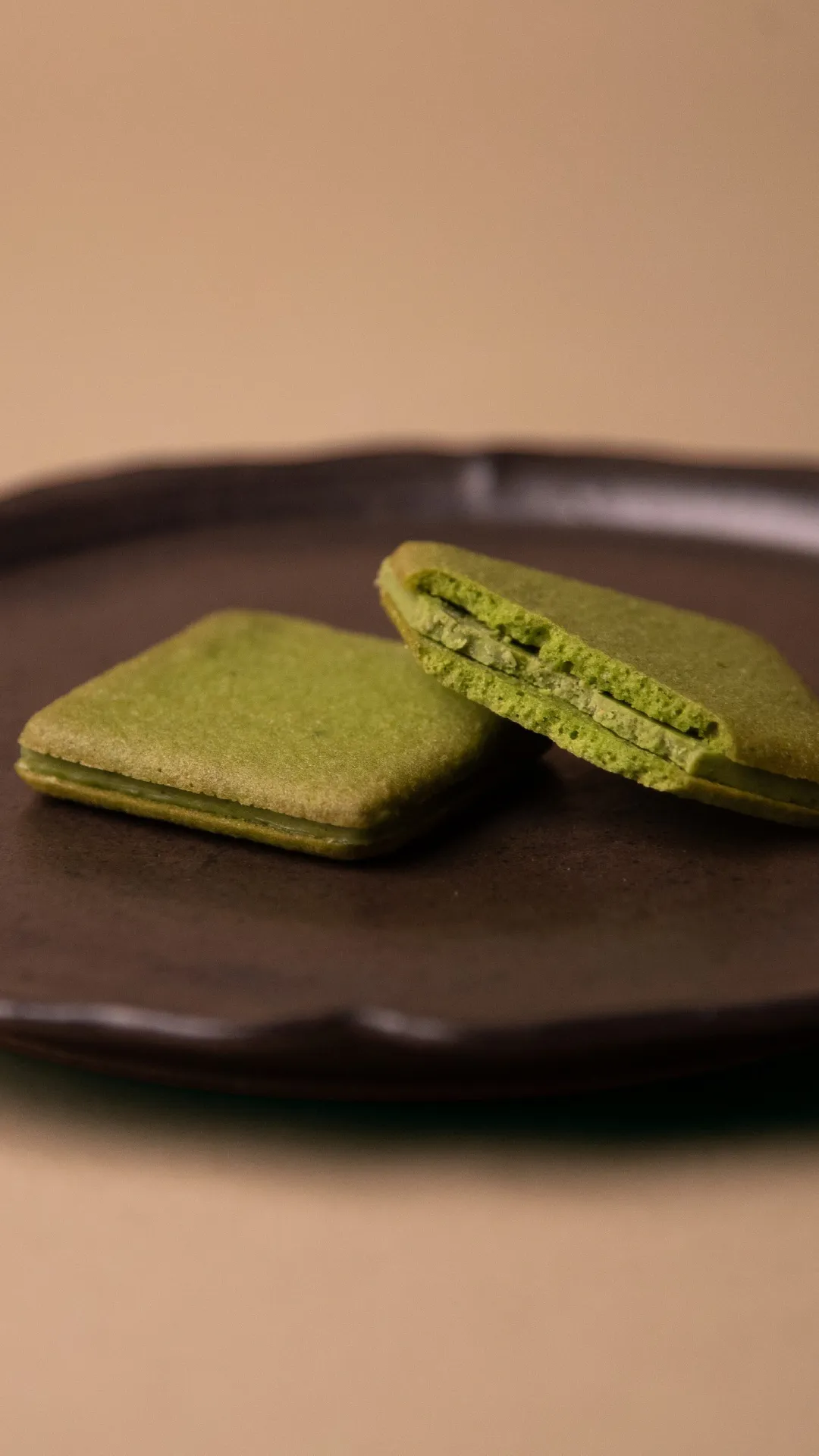 玄米抹茶ラングドシャ